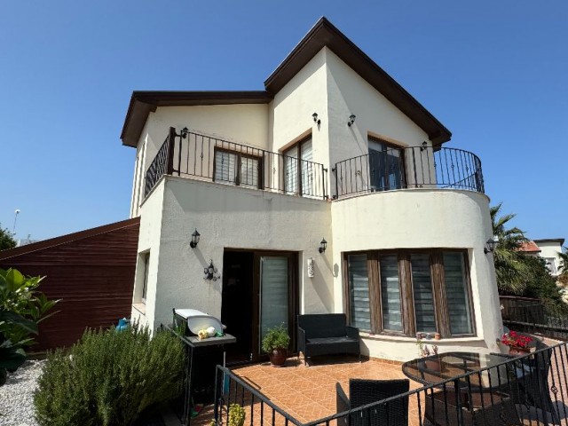 Reizende 3-Zimmer-Villa mit Pool und Privatgarten in Bahçeli, Kyrenia