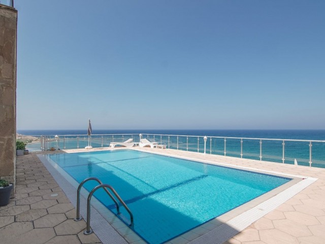Magnificent 5 Bedroom Villa with Panoramic Views  by the Sea
