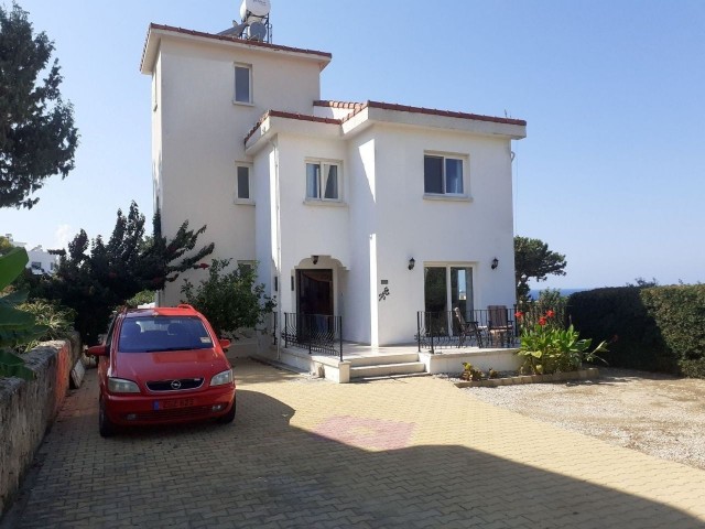 Freistehende Villa mit Meerblick in Esentepe