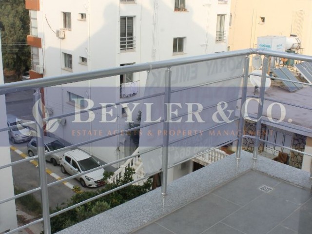 ** Preis DUSTU * * Kyrenia Zentrum de, ful esyali 2 + 1 Wohnung-Ref: GE513 ** 