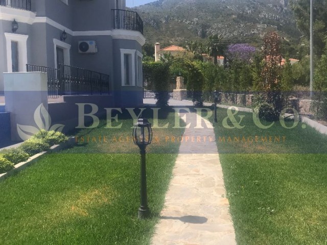 Bellapais'de 3 + 4 sifir ozel havuzlu & bahceli villa - Ref: BS511