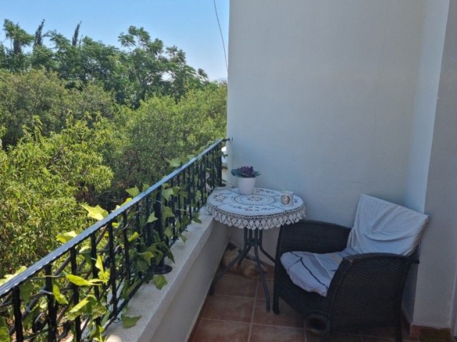 3 bed top floor apartment with private terrace and sea views - CY657