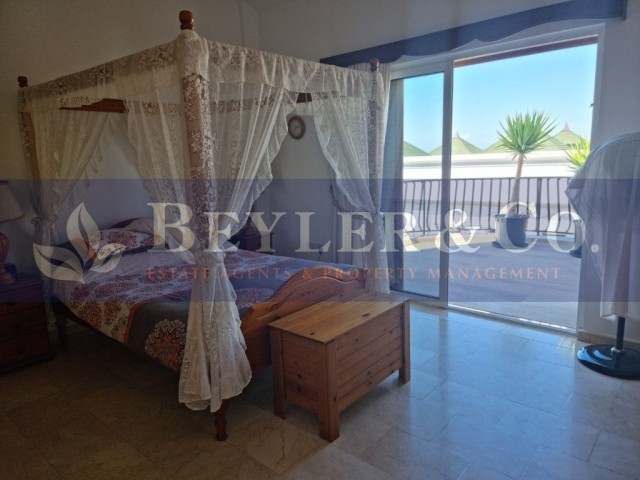 3 bedroom villa with private pool and garden - OY575