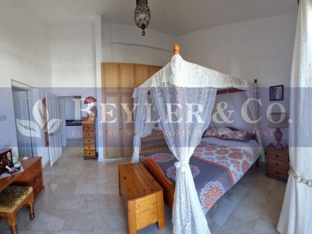 3 bedroom villa with private pool and garden - OY575