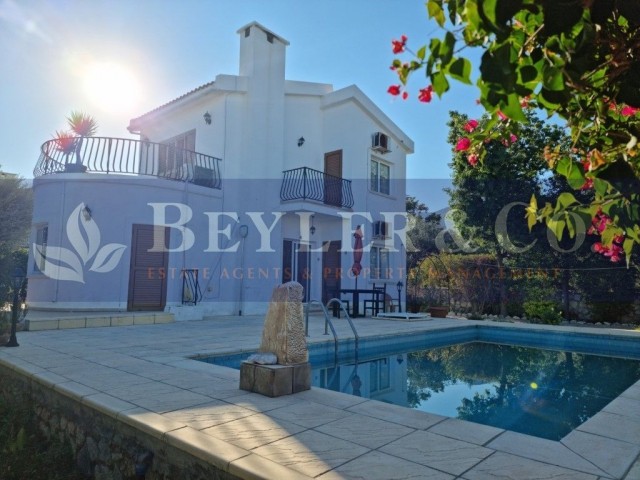 3 bedroom villa with private pool and garden - OY575