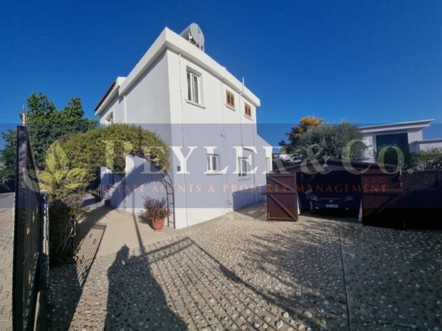 Villa mit 3 Schlafzimmern, privatem Pool und Garten-OY575 ** 