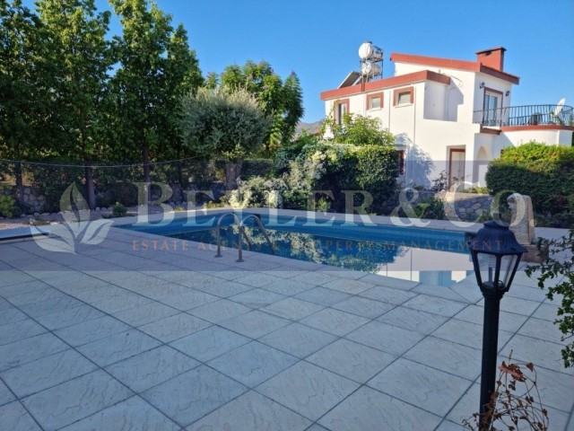 Villa mit 3 Schlafzimmern, privatem Pool und Garten-OY575 ** 