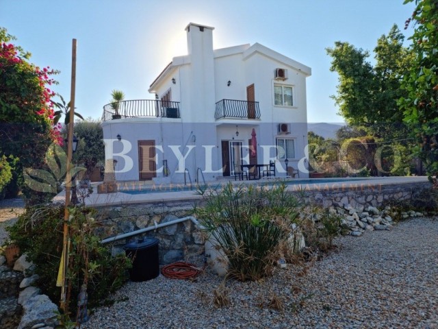 3 bedroom villa with private pool and garden - OY575