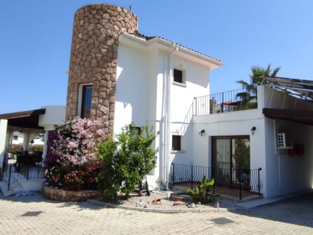 3+1 Villa in Bahceli area with an Individual Title Deed and private pool.