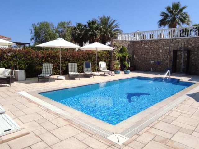 3+1 Villa in Bahceli area with an Individual Title Deed and private pool.