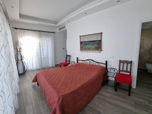 Beş Yatak Odalı LÜKS Villa ** 