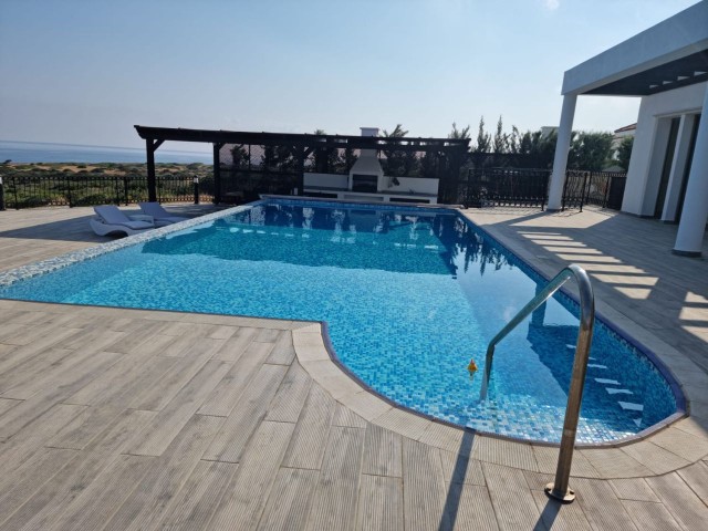 Beş Yatak Odalı LÜKS Villa ** 