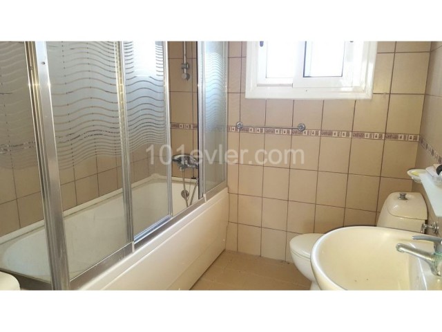 Three Garden Apartment, Deeds in vendors name with apartment registered, ready to transfer! Ref: TU528