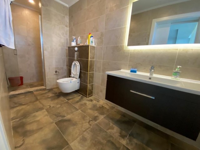 Flat For Sale in Yukarı Girne, Kyrenia