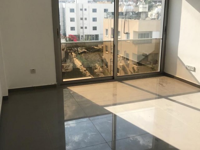 Flat For Sale in Yukarı Girne, Kyrenia