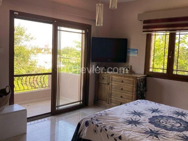 Girne Alsancak'ta 3+1 Satılık Villa 