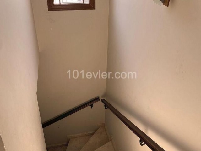 Girne Alsancak'ta 3+1 Satılık Villa 