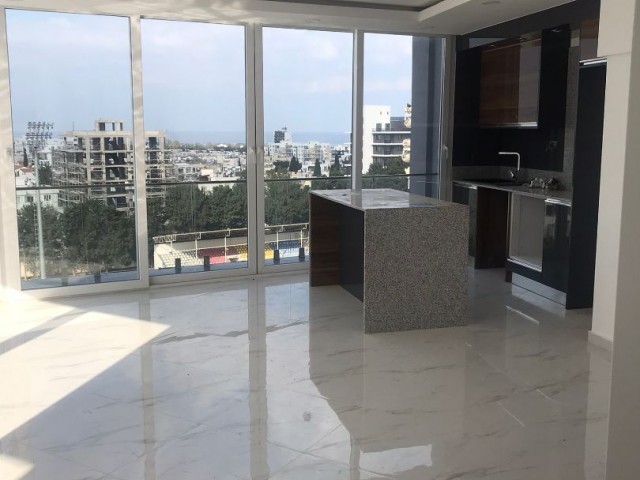 Girne Merkezde Satılık 2+1 Penthouse