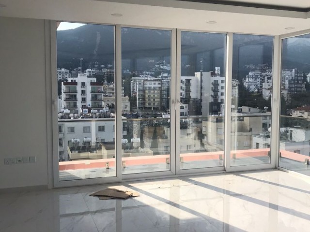 Girne Merkezde Satılık 2+1 Penthouse