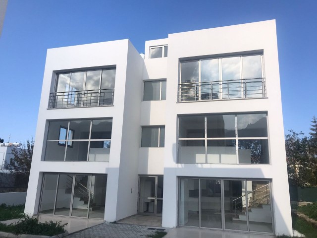 Flat For Sale in Karaoğlanoğlu, Kyrenia