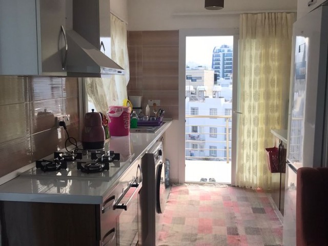 Zu verkaufen 2+1 Wohnung in Kyrenia Zentrum 