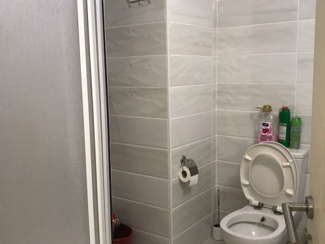 Zu verkaufen 2+1 Wohnung in Kyrenia Zentrum 