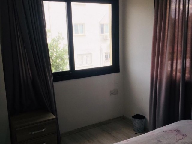 Zu verkaufen 1+1 Wohnung , Büro genehmigt in Kyrenia Centre