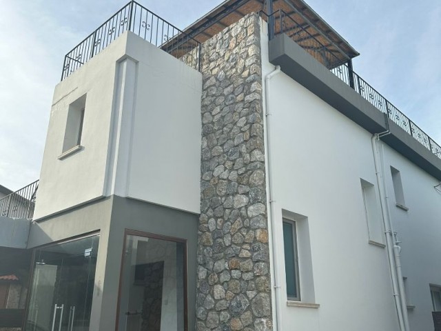 Girne Ozanköy Satılık Lüks Villa