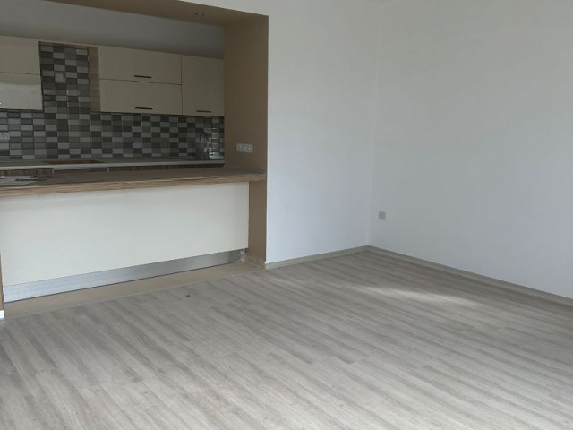 Zu verkaufen 2+1 Wohnung in Kyrenia Zentrum