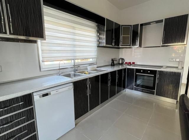 Girne Alsancakda Satılık 3+1 Villa