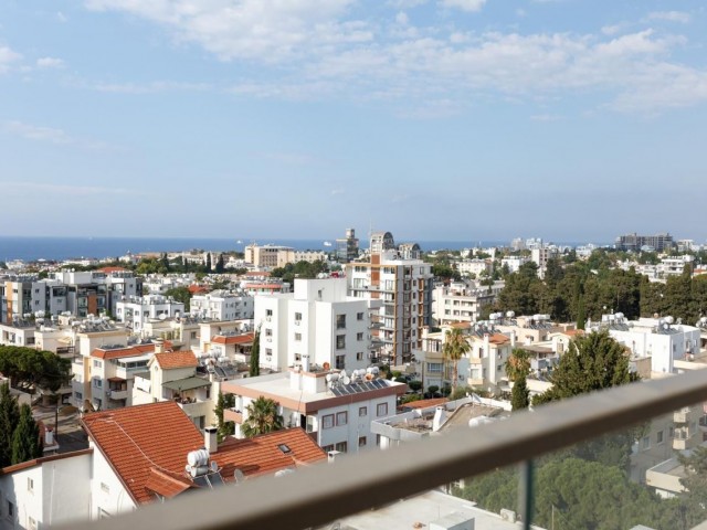 Girne Merkezde Satılık 3+1 Penthouse