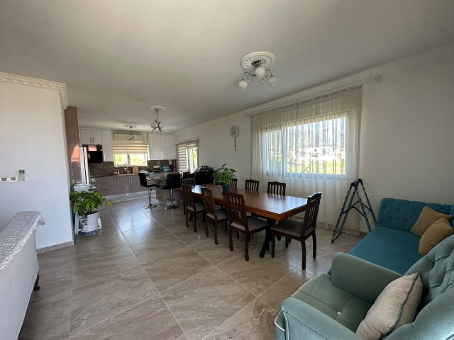 Girne Çatalköy Satılık 4+1 Villa