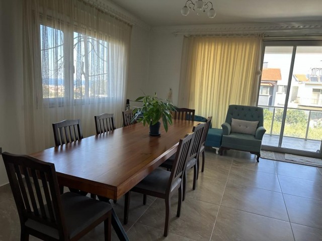 Girne Çatalköy Satılık 4+1 Villa