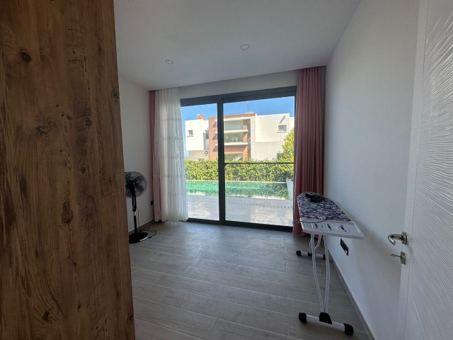 Girne Çatalköy Satılık 4+1  Satılık Villa