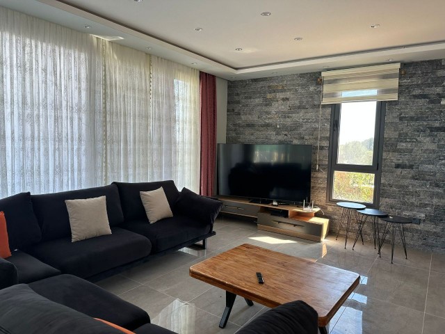 Girne Çatalköy Satılık 4+1  Satılık Villa