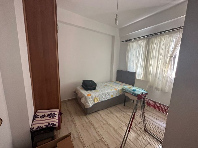 2+1 Wohnung zum Verkauf im Zentrum von Kyrenia