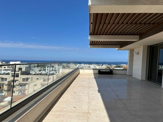 3+1 Penthouse for Rent in Kyrenia Center