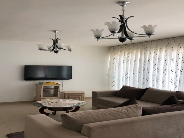 2+1 Flat For Sale In The Center Of Kyrenia