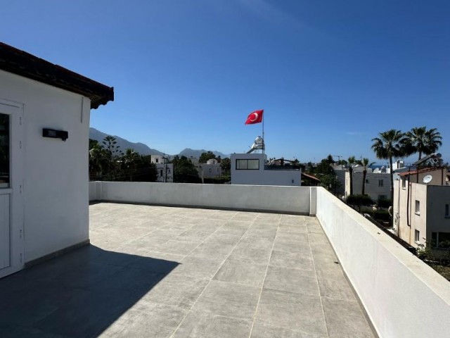 4+1 Villa zum Verkauf in Çatalköy in der Nähe des Meeres