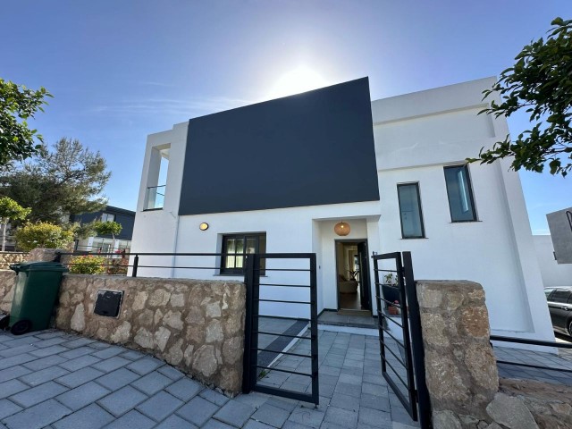 3+1 Villa zum Verkauf in Çatalköy, Kyrenia