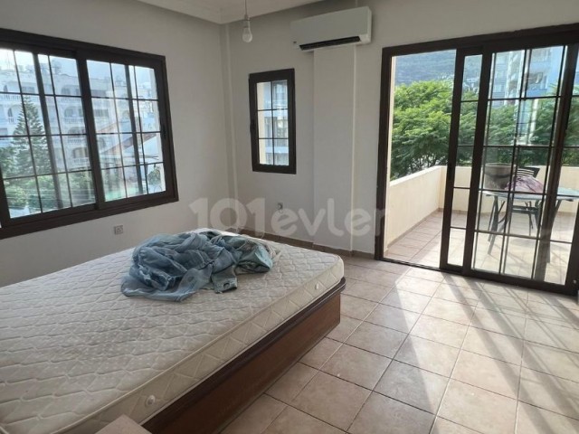 3+1 penthouse for rent in Kyrenia Center