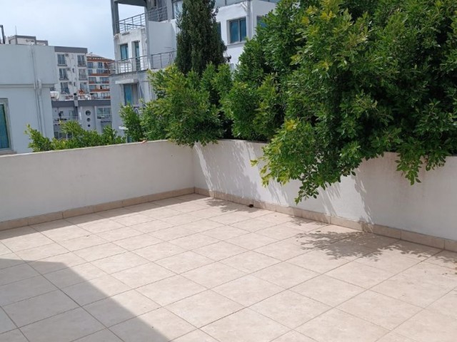 2+1 Penthouse zum Verkauf im Kyrenia Center