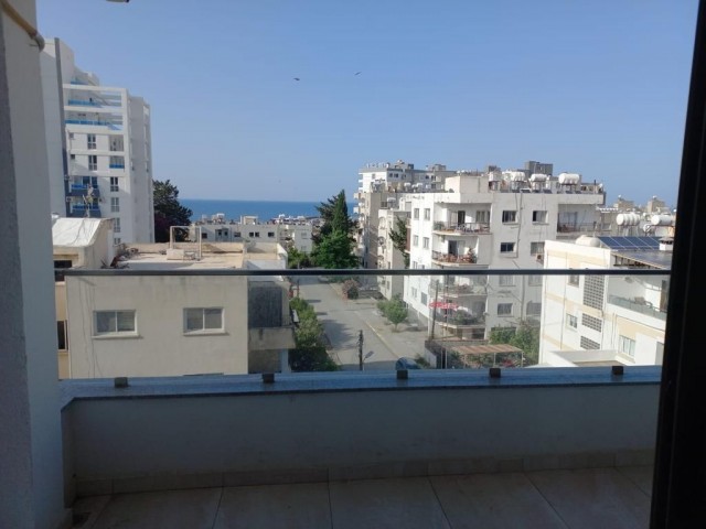 Продажа квартиры 2+1 с видом на море недалеко от новой гавани Кирении