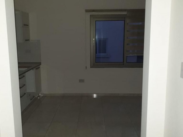 Girne Yeni Limana yakın Satılık Deniz Manzaralı 2+1 Daire