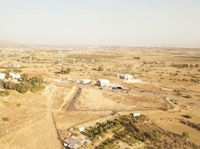 Letzte 2 Grundstücke zu verkaufen in Kyrenia Pinarbasi mit Blick auf Nikosia