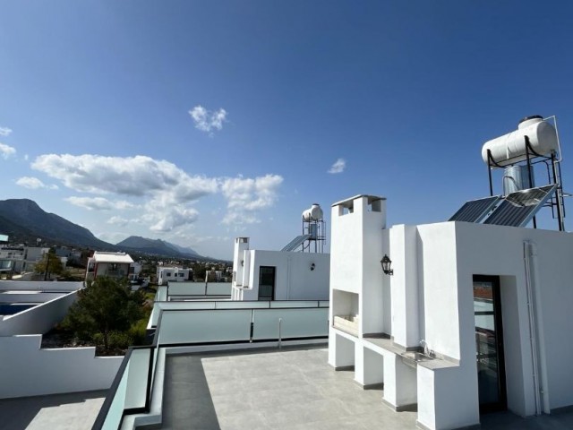 Villa mit Meerblick und Pool zum Verkauf in der malerischsten Gegend von Çatalköy, Kyrenia