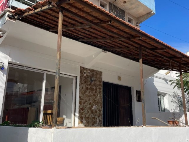 Große Erdgeschosswohnung zum Verkauf in der Region Famagusta Maraş