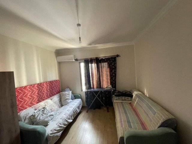 Flat For Sale in Yukarı Girne, Kyrenia