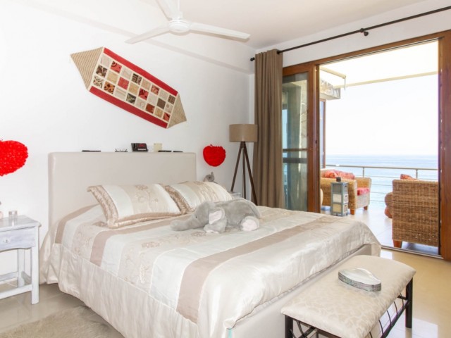 Kyrenia Esentepe 3+1 penthouse for sale 