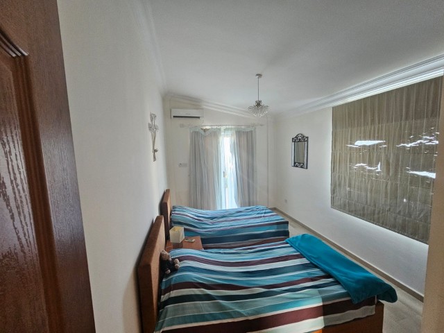 Satılık havuzlu villa Edremit 3+1